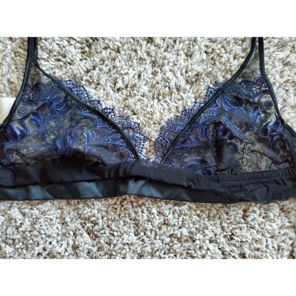 Cotton Club Black & Blue Lace Bralette – 34B – Unpadded Wireless – NWT - Picture 2 of 9